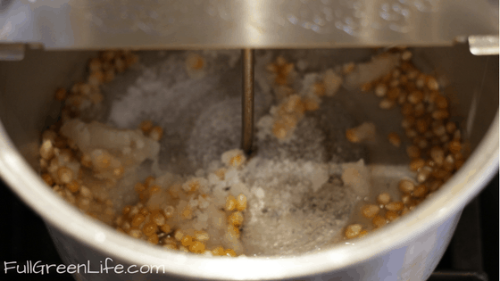 kettle corn in pot
